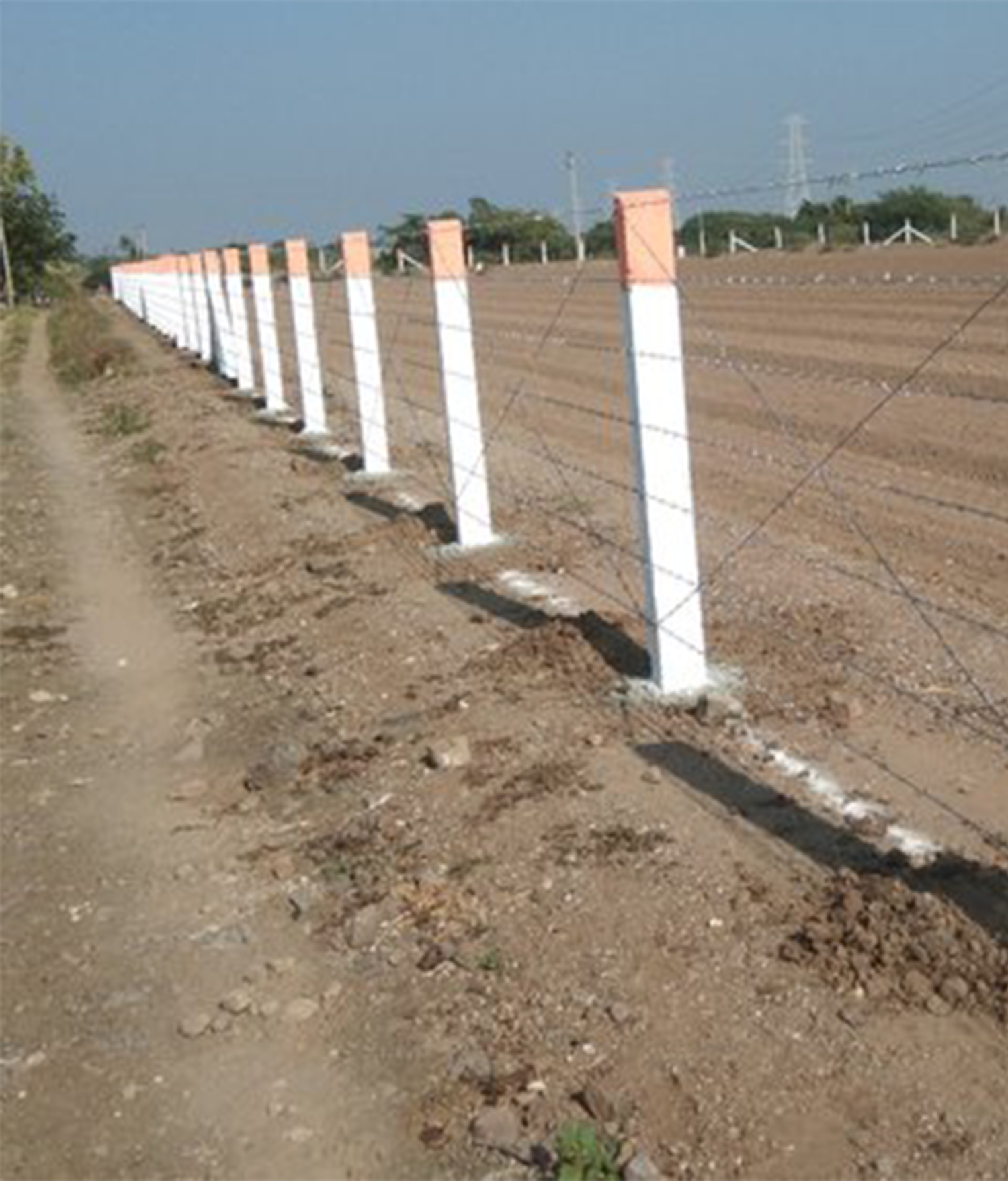 Fencing poles
